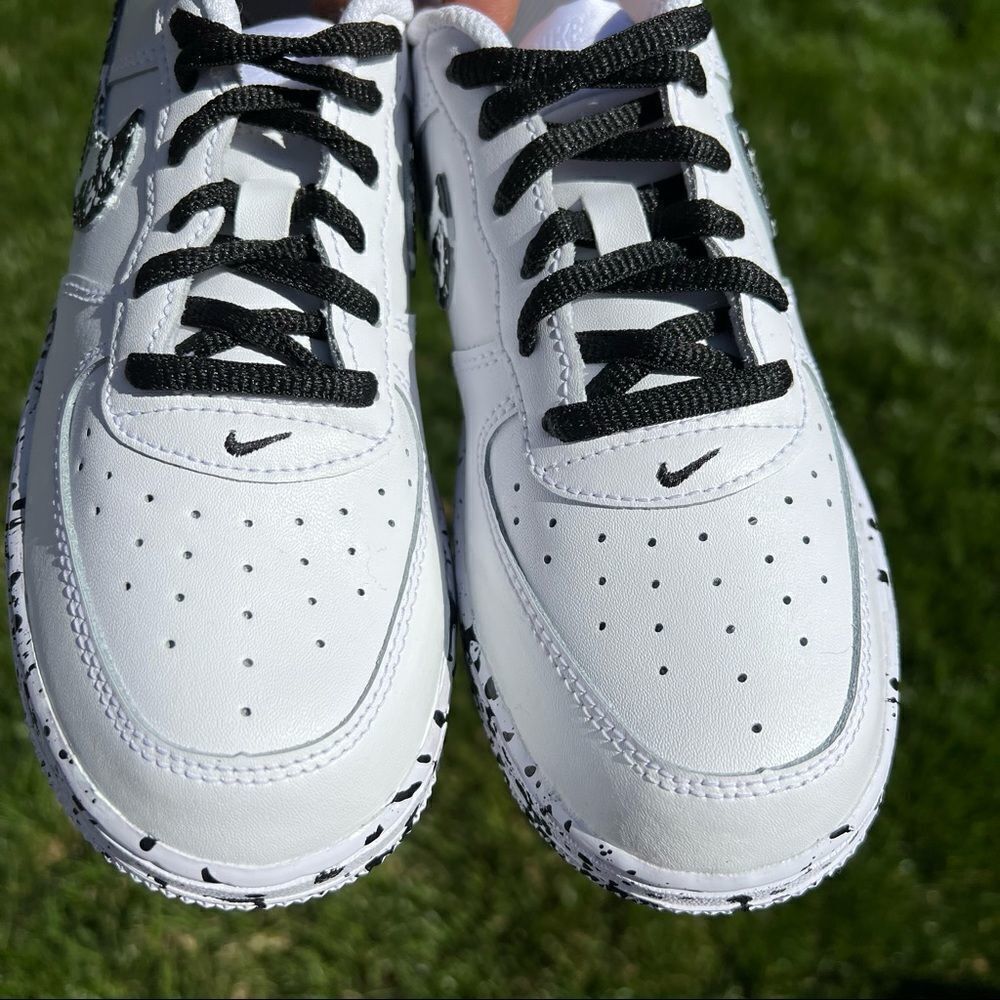 Nike kid's Custom Air Force 1 Black & White Splatter Sneakers NWB - Picture 3 of 7
